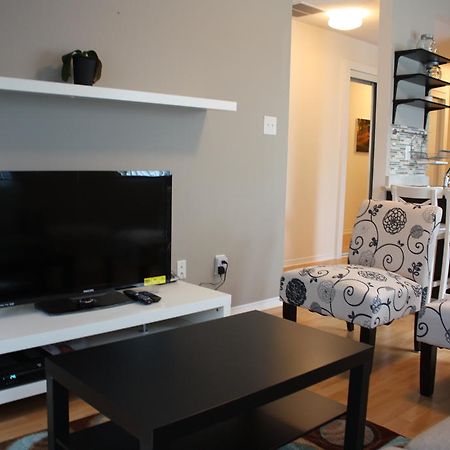 Accurate Plus Furnished Apartment- Brickstone Mews 미시소거 객실 사진