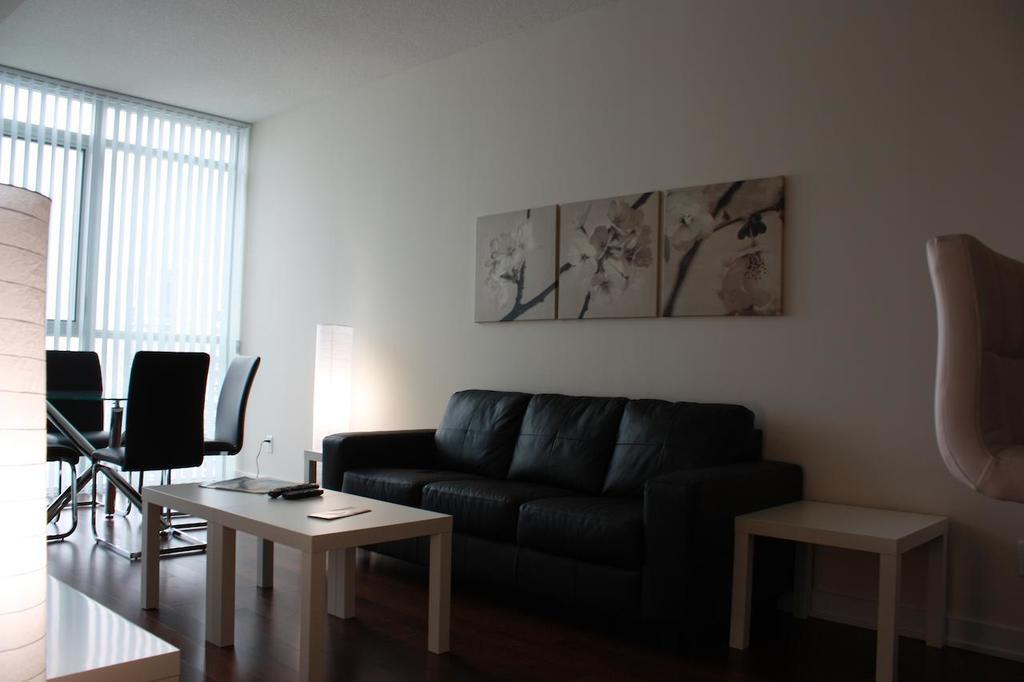 Accurate Plus Furnished Apartment- Brickstone Mews 미시소거 객실 사진