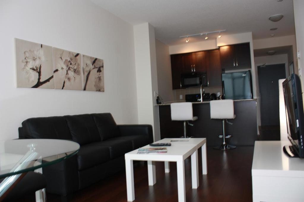 Accurate Plus Furnished Apartment- Brickstone Mews 미시소거 객실 사진