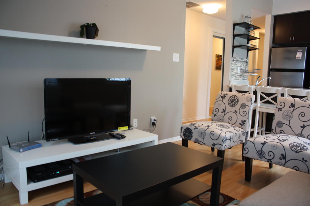 Accurate Plus Furnished Apartment- Brickstone Mews 미시소거 객실 사진