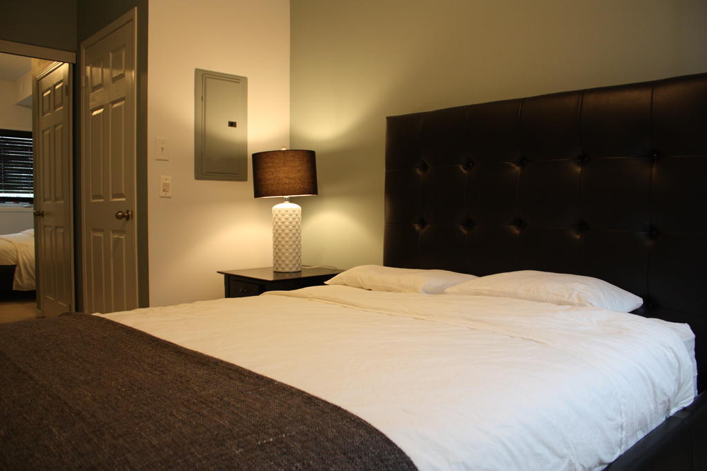 Accurate Plus Furnished Apartment- Brickstone Mews 미시소거 객실 사진
