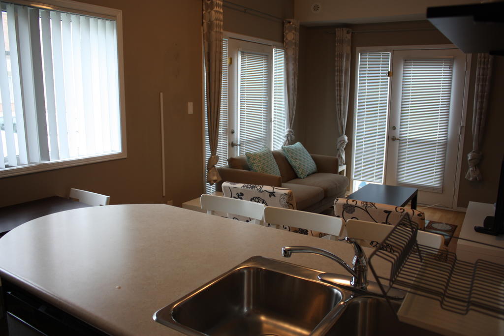 Accurate Plus Furnished Apartment- Brickstone Mews 미시소거 객실 사진