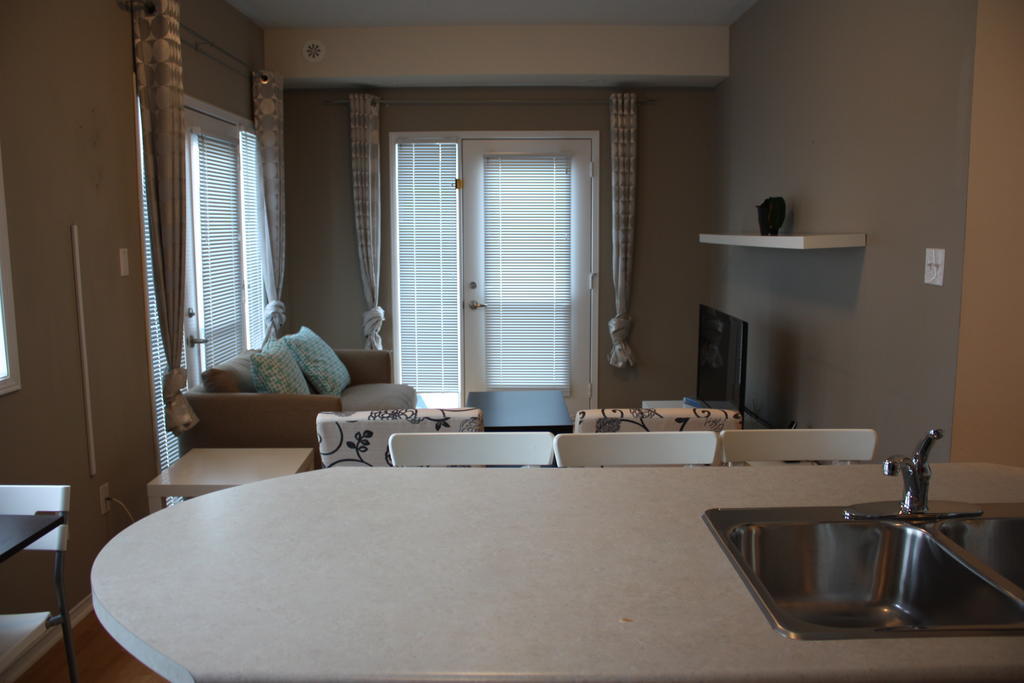 Accurate Plus Furnished Apartment- Brickstone Mews 미시소거 객실 사진